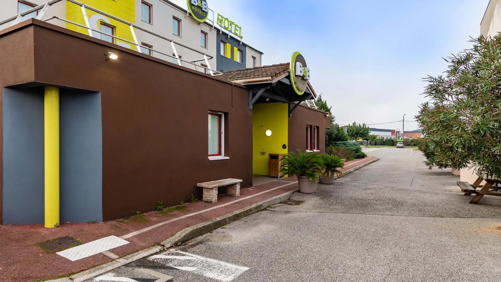 B&B Hôtel VALENCE Sud 2*, Valence (Drome) França