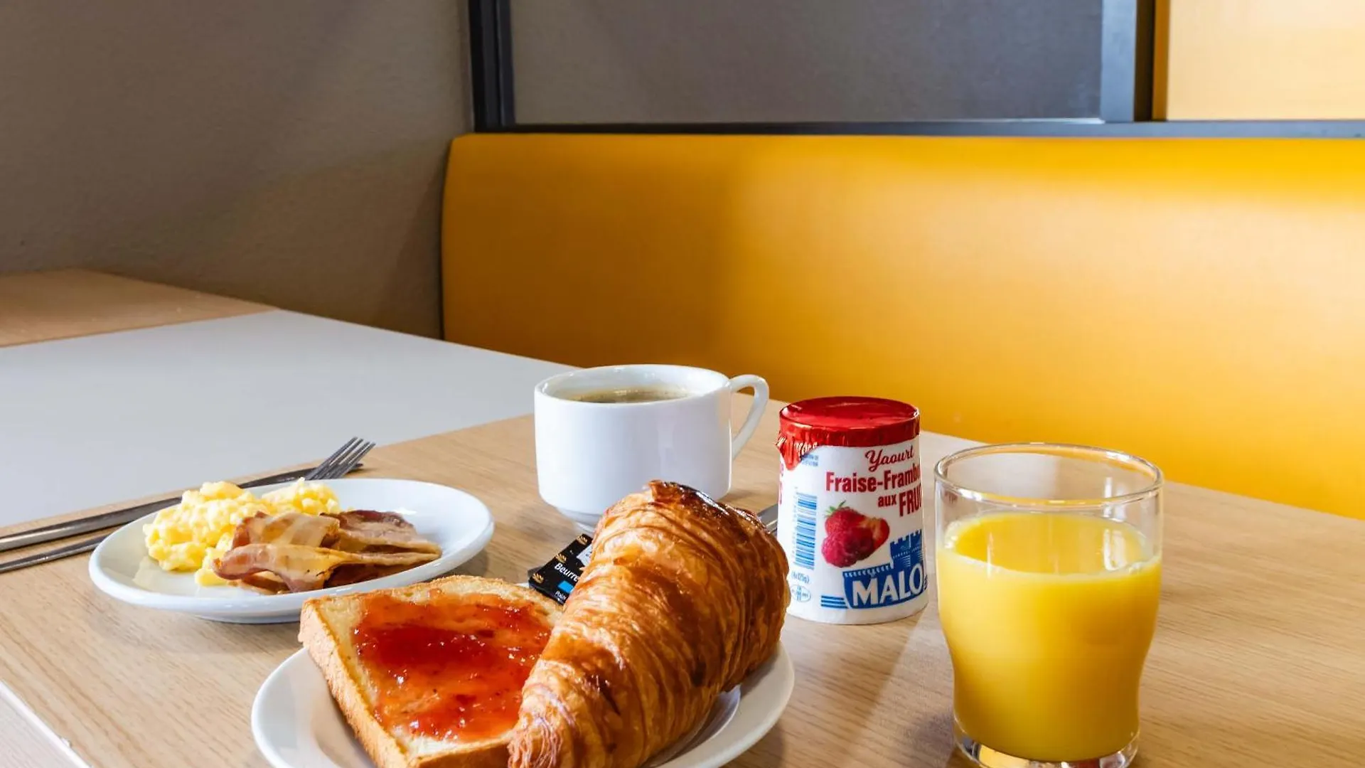 **  B&B Hotel Valence Sud Francia